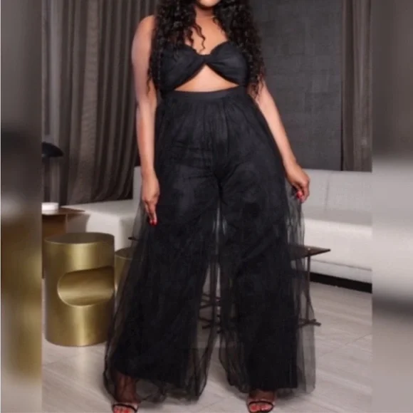 Elegant Black Wide Leg Jumpsuit - Picture 2 of 8